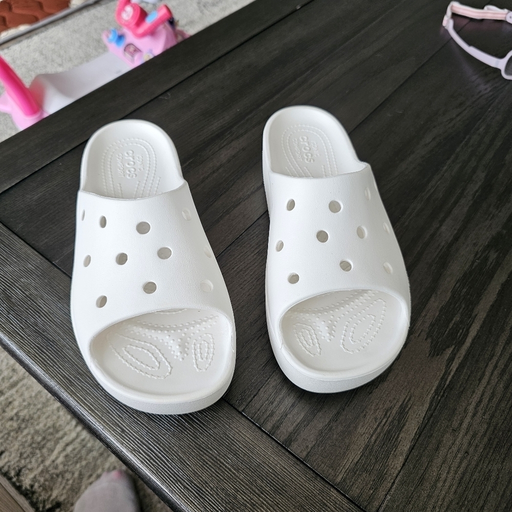 Crocs Classic Platform Slide - Picture 4 of 8